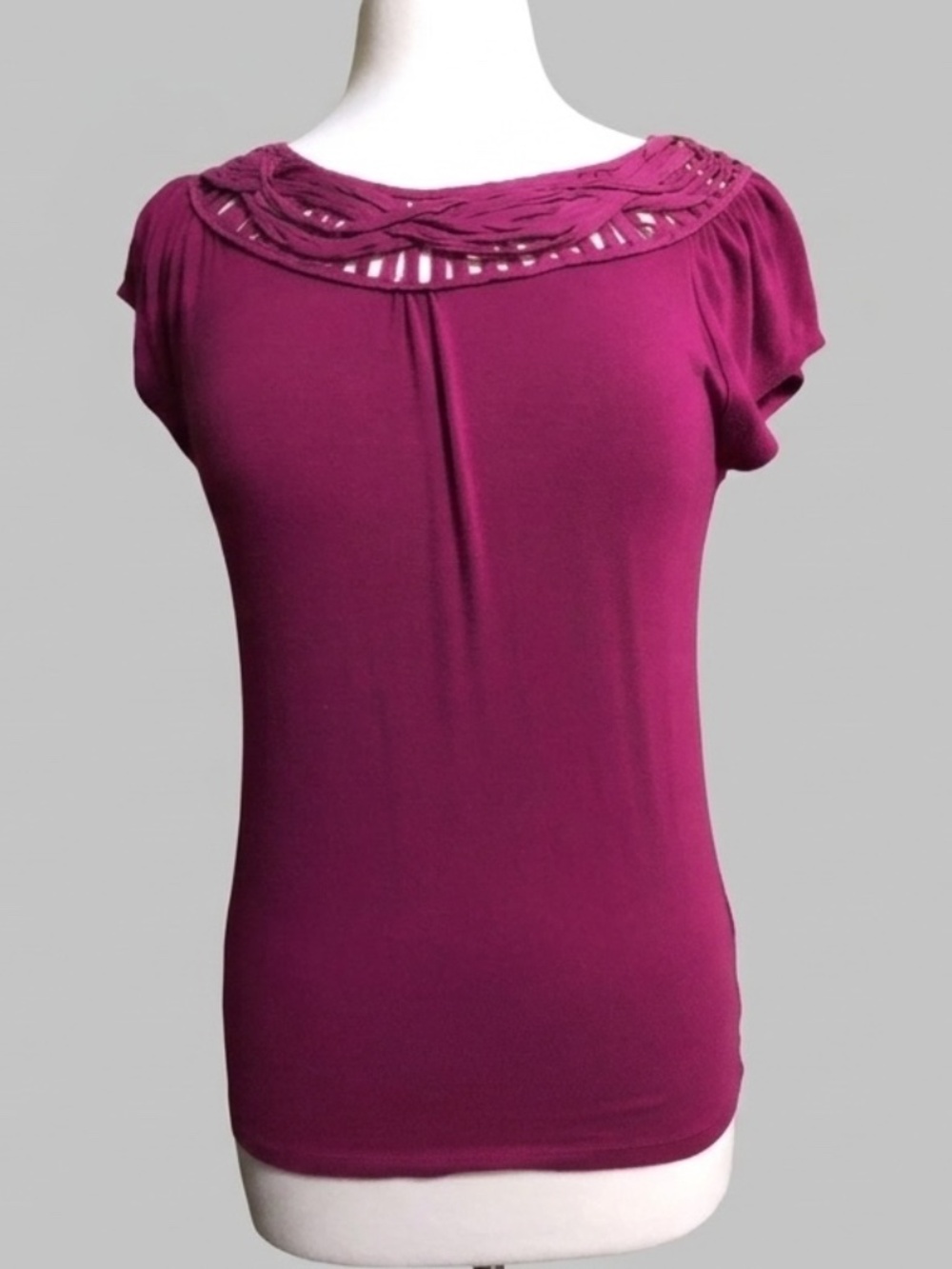 Antonio Melani Cranberry Basket Weave Cap Sleeve Top - Medium